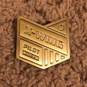 Disney pin trading Star Wars X-Wing pilot